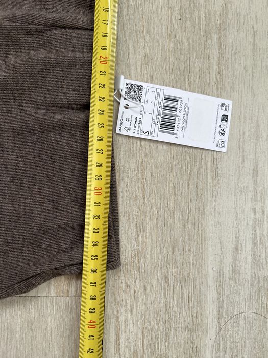 Pantaloni Mango