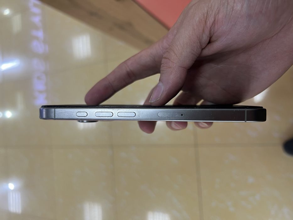 Продам Iphone 16 pro, айфон 16 про