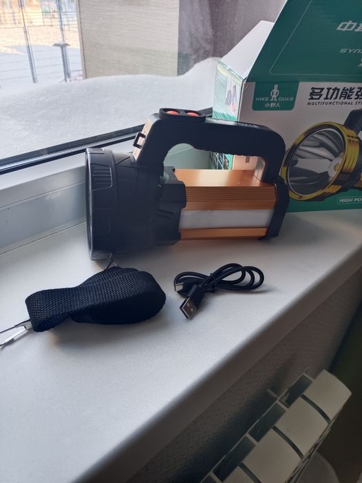 Продам фонарик-прожектор