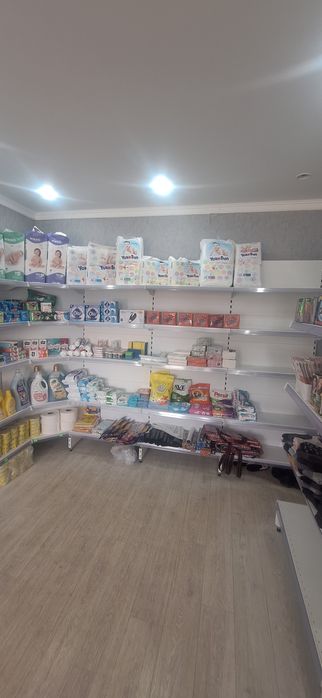 Стеллажи, витрины