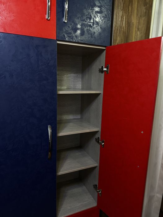 Срочно продаю шкаф с рабочей зоной + кровать