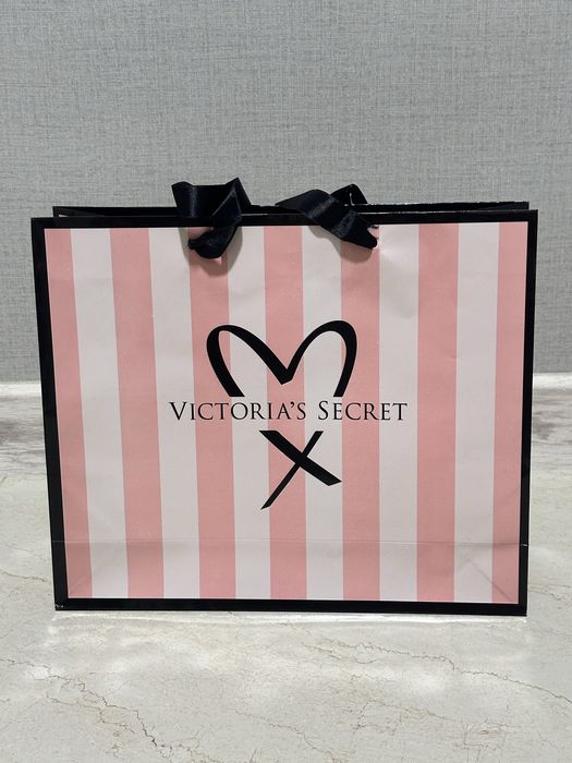 Покет и коробки подарочные