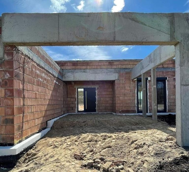 Construim case la roșu cu experiența si seriozitate