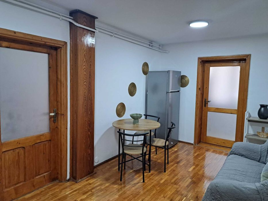 Apartament cu 2 camere de inchiriat la intersectia Spania cu Nanterre
