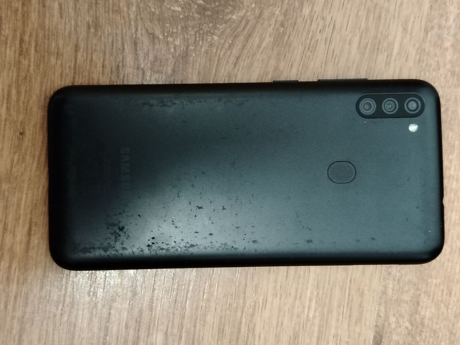 Samsung Galaxy M21 cu sticla crapata. Touch-ul este ok