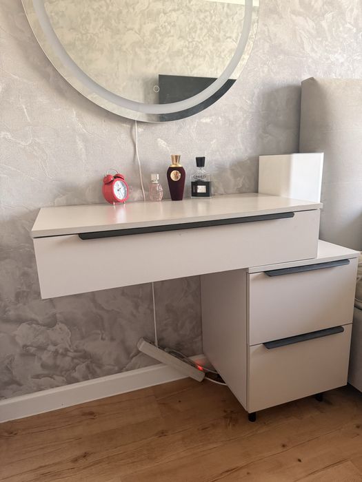 Туалетный столик