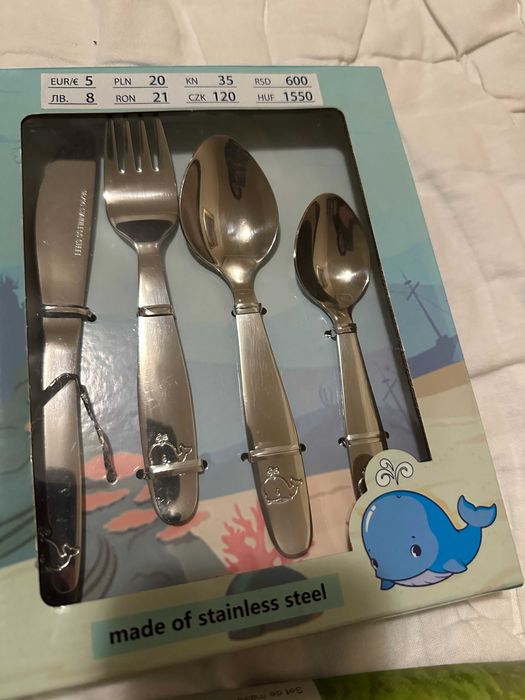 Детски дрешки и аксесоари