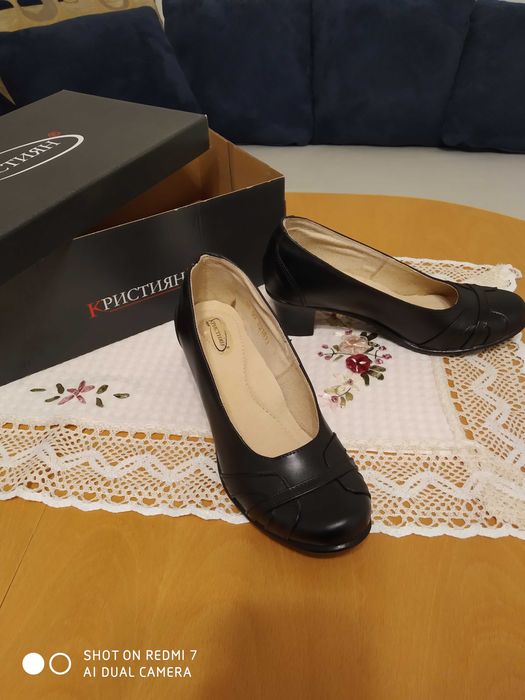 Нови черни  дамски кожени обувки