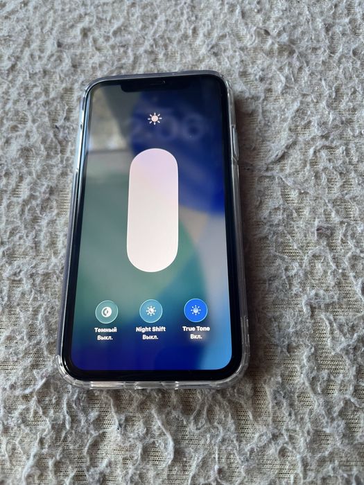 Продам 11 айфон,в идеальном состоянии