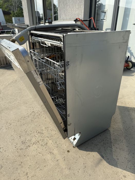 Съдомиялна за пълно вграждане Миеле