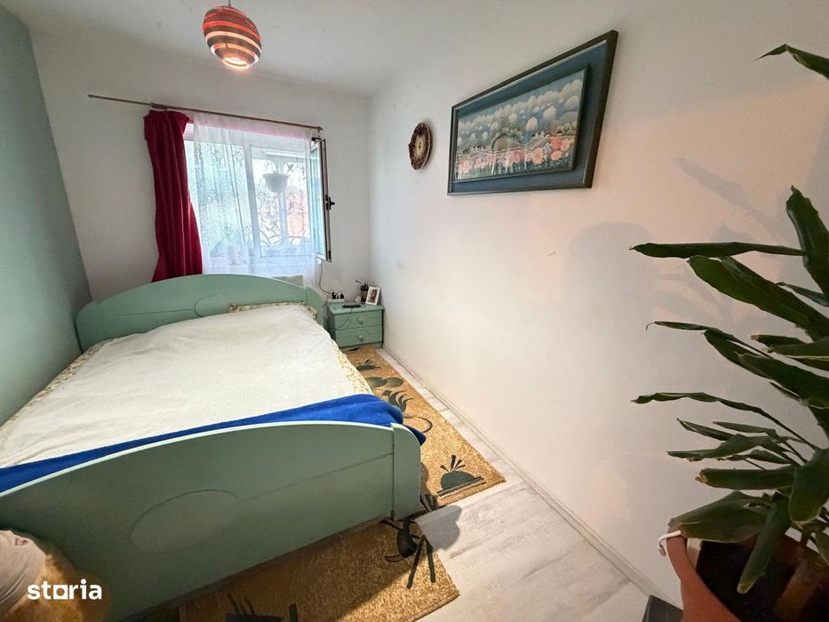 3 camere 2 bai 76mp etaj intermediar bloc pe cadre zona Nicolina