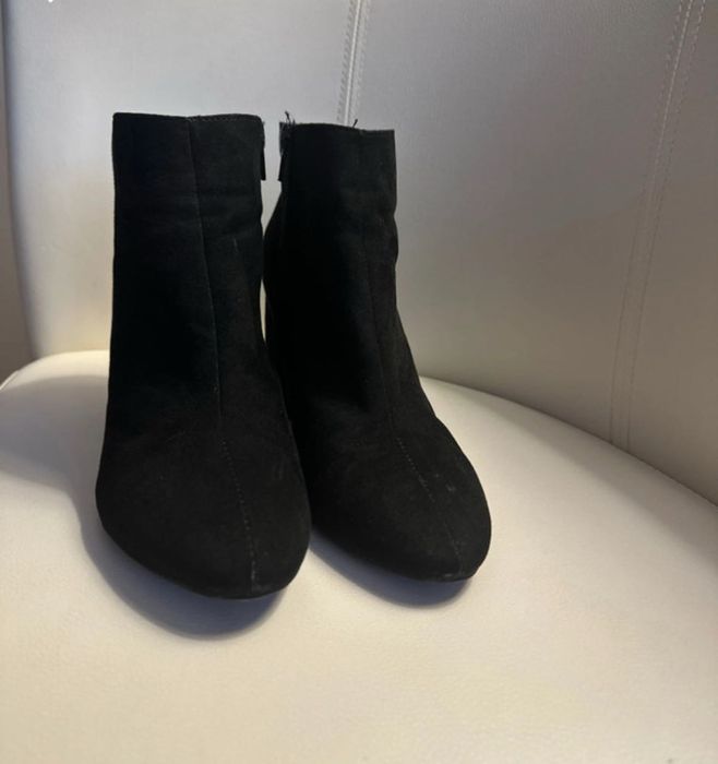 Botine negre catifelate