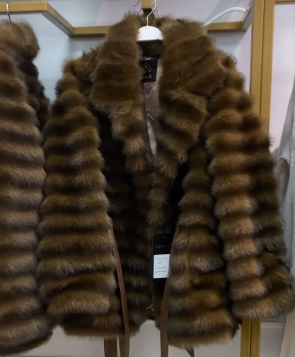 продается женские вещи