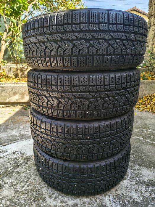 215/55/18 4бр.Kumho Зимни гуми
