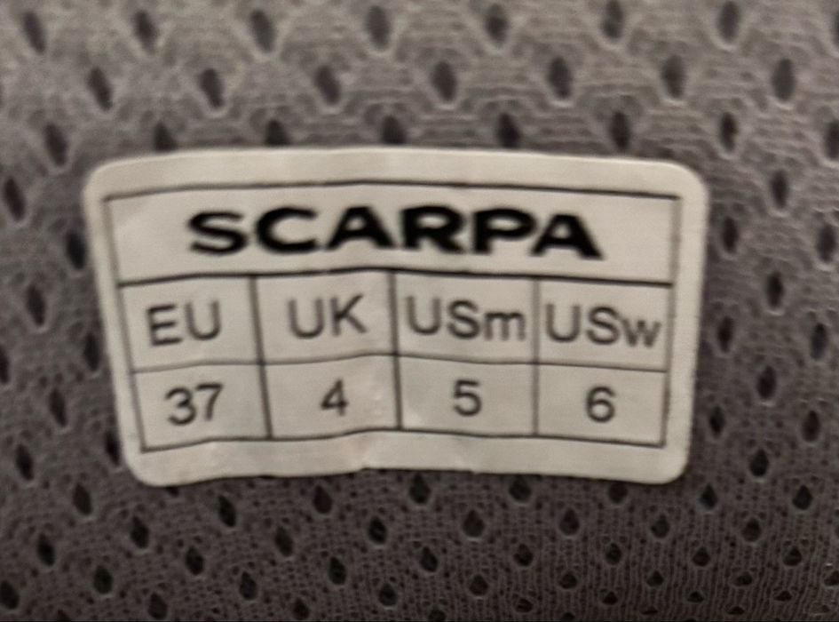 2 чифта SCARPA номер 37, туристически обувки, маратонки планина