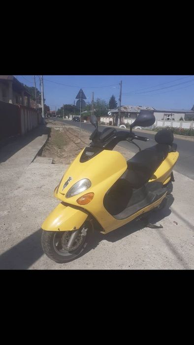 Vând sau schimb Yamaha majesty 150cc intr-o stare buna