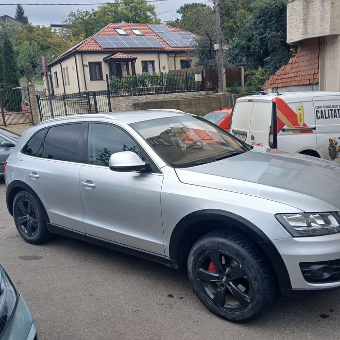 Vând Audi Q5 2.0 TDI 4X4