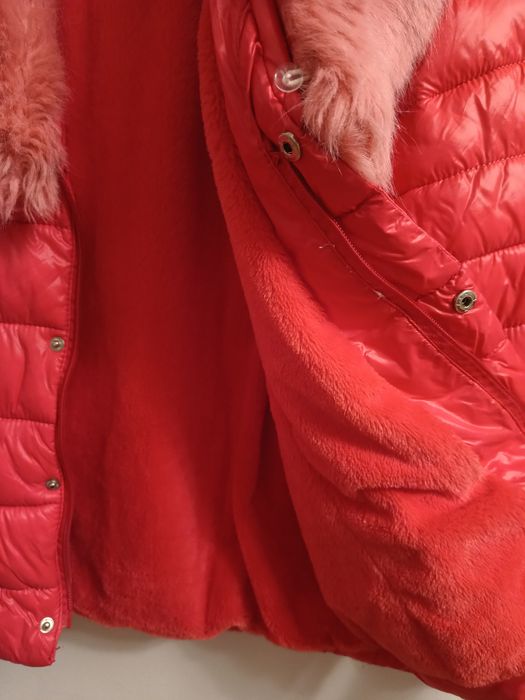 Продавам дамско зимно яке.Елегантно, запазенос подвижна яка.