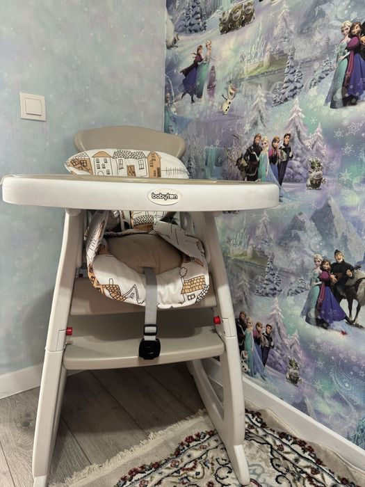 Стульчик для кормления.Новая