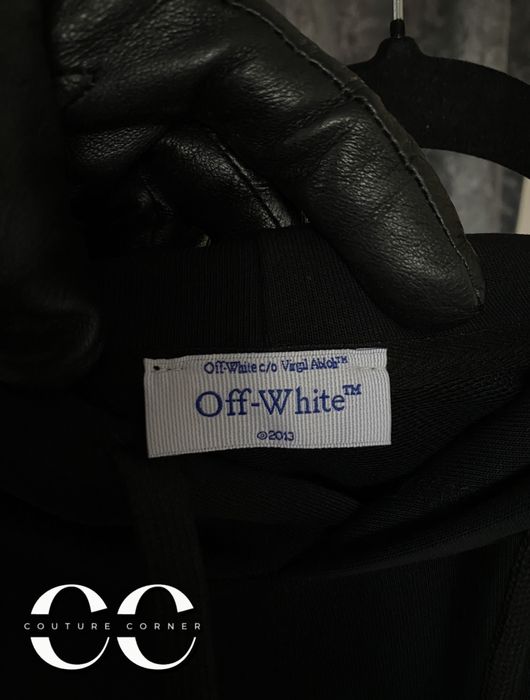 Hanorac OFF-White • Calitate Top • Caravaggio Arrows S/S • Cod QR