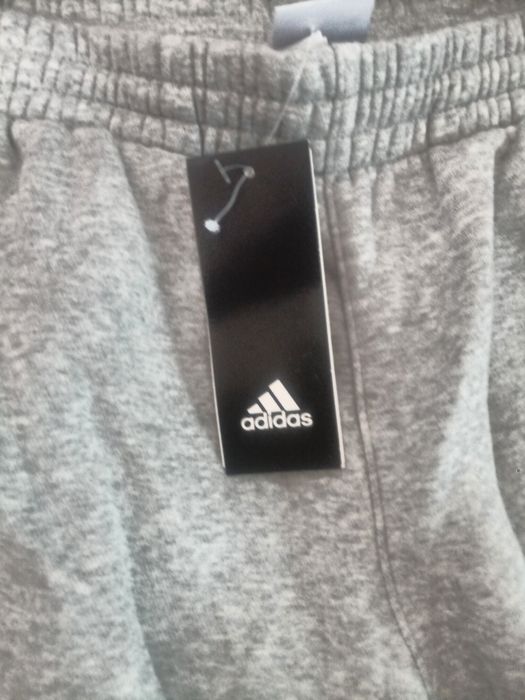 Нова Адидас солница - Adidas