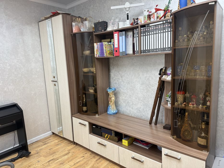 Продам стенку  в хорошем состоянии