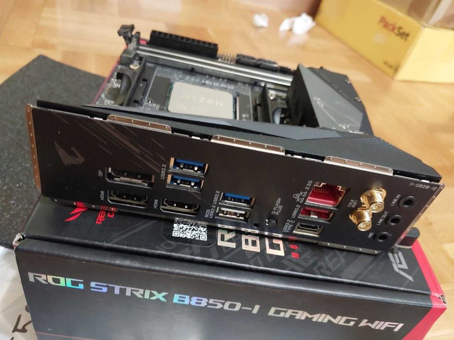 AMD Ryzen 5 5600GT + Gigabyte B550i Aorus Pro AX Wi-Fi