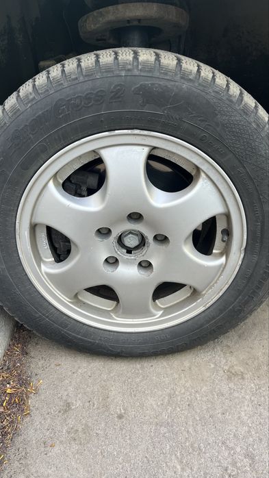 Продам диски с двумя комплектами резины