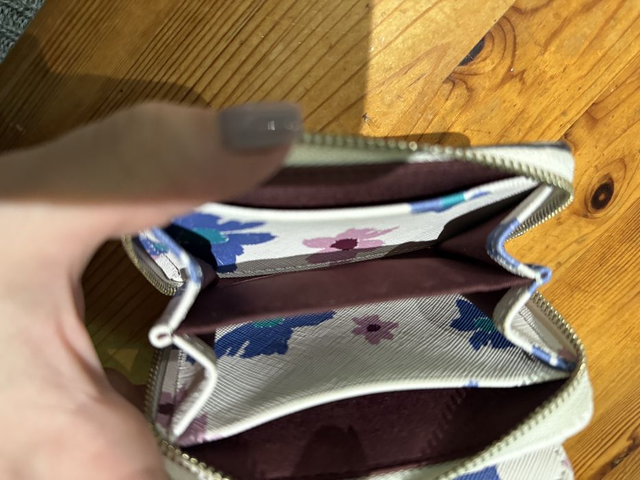 Дамско портмоне Parfois – компактно, флорален десен