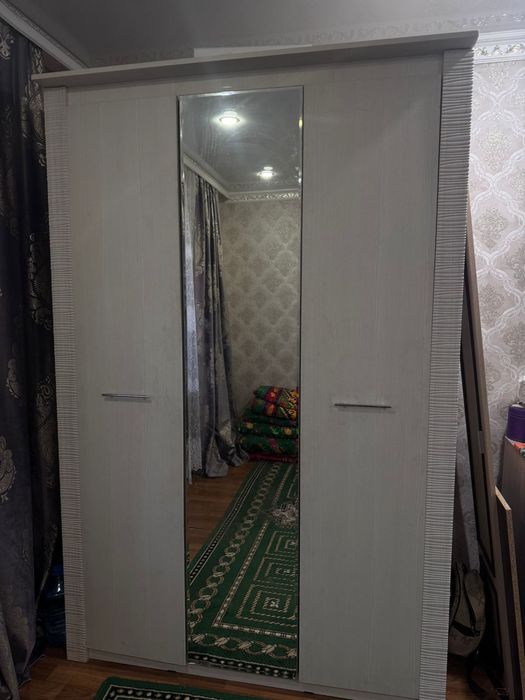 Продам шкаф и диван