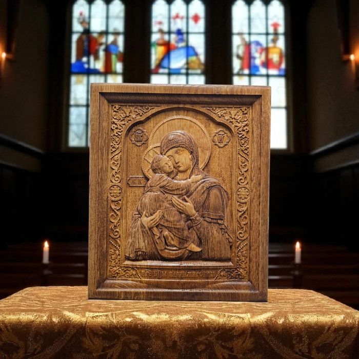 Дърворезби, Икони и дървени изделия