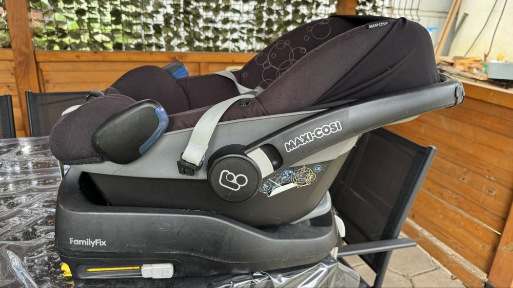 Кошница за кола Maxi Cosi и основа isofix