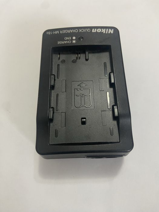 Incarcator Nikon MH-18a D50,D70,D70S,D80,D90,DD100,D300,D300,300S,D700