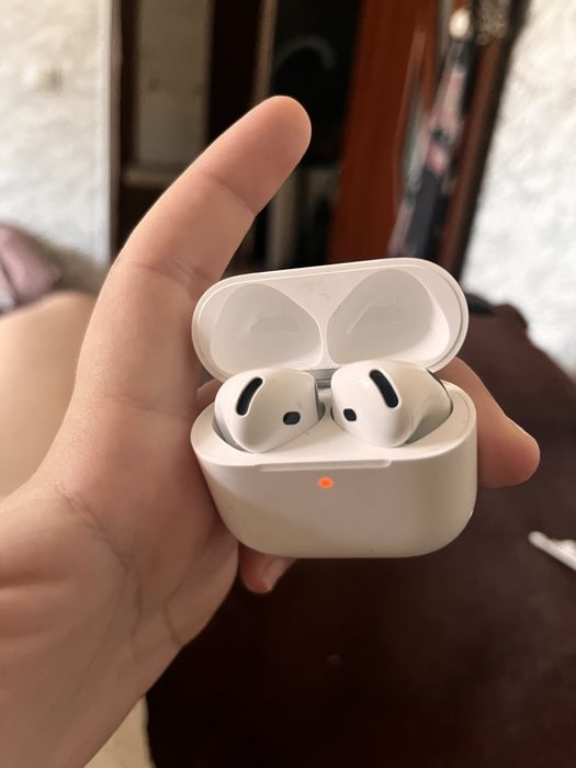 Продам оригинальные AirPods 4 серии