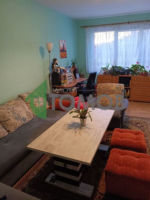 Просторен тристаен апартамент в кв. Ремиза