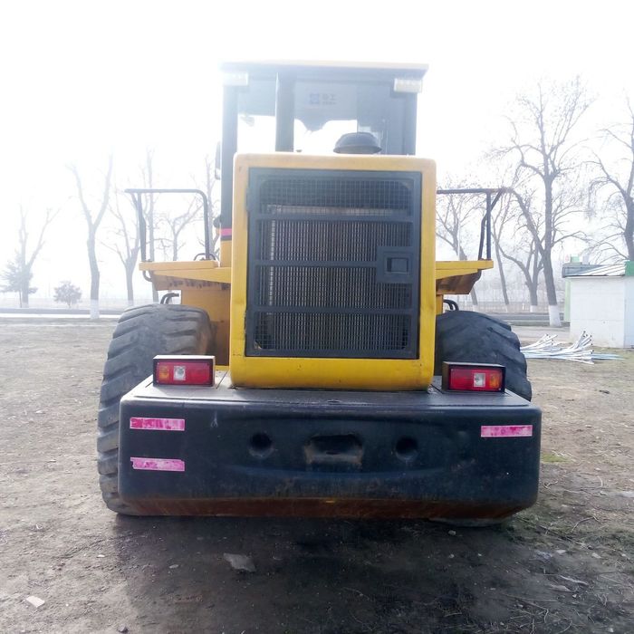 Продаётся погрузчик 3куб