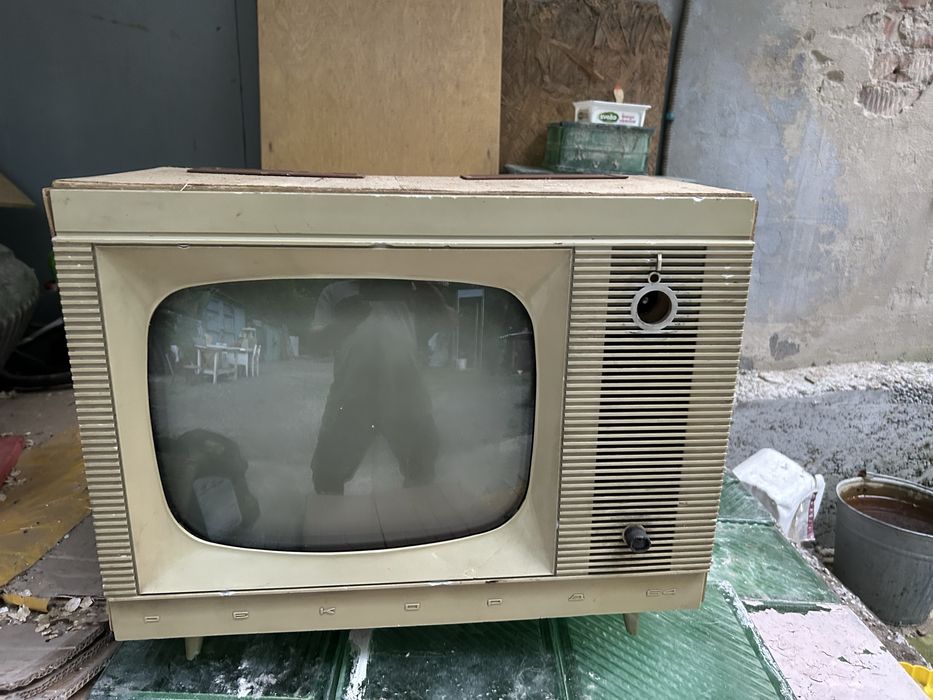 Продам телевизор рекорд