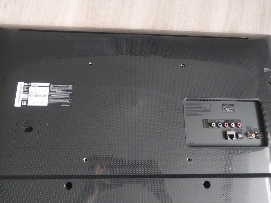 Смарт телевизор LG 81см оригинал.
