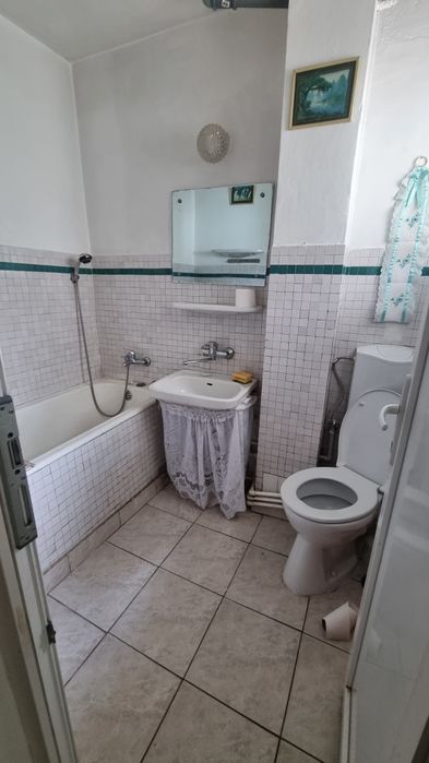 Vindem 2 camere Maratei etaj 3