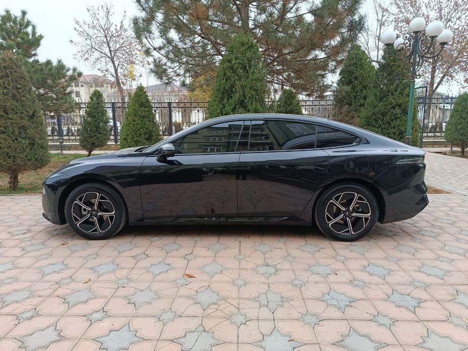 Dongfeng EP 07 2025! Holati yangi. Gibrid 1250 km zapas xod