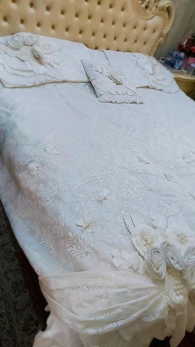 Новобрачный покрывал!