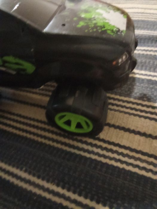 Mașina cu telecomanda