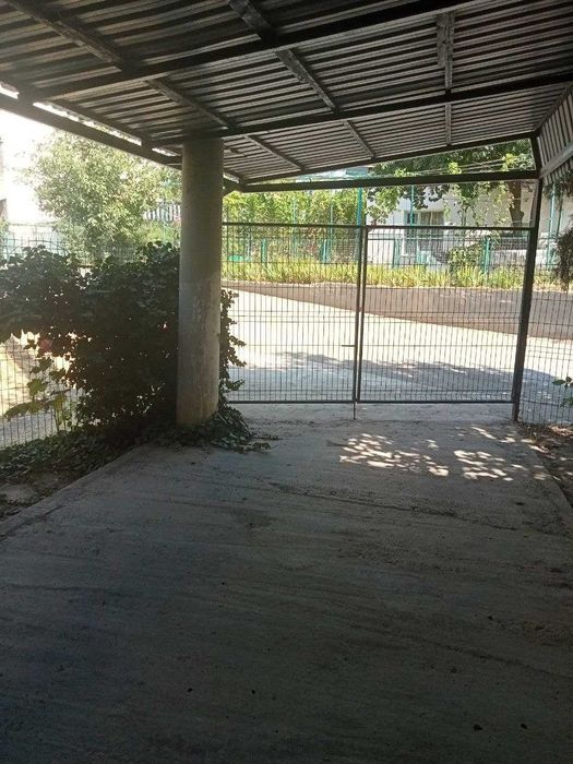 Продаю 3х квартиру, 1й этаж, возле метро Туркистон, Юнусобод 15-21-26.
