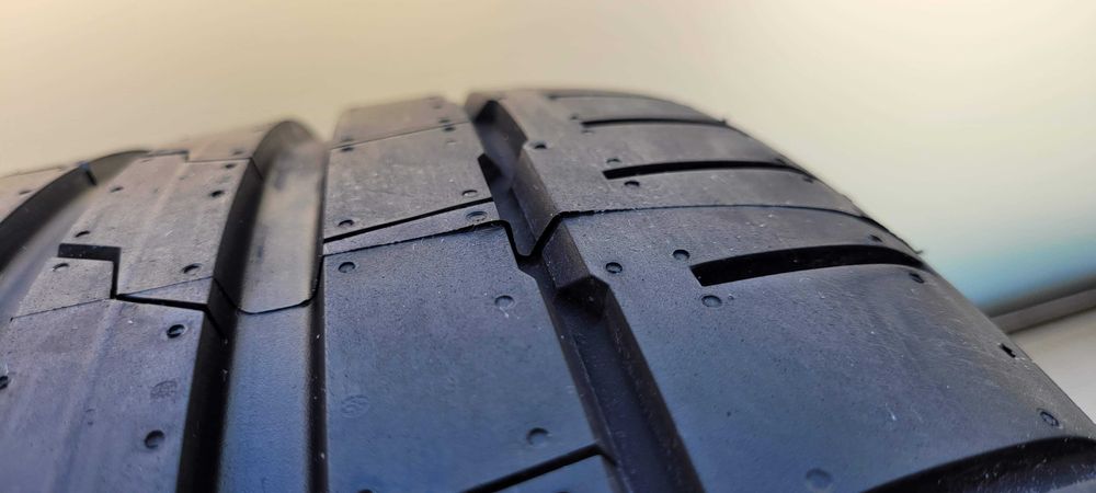 set 4 anvelope vara NOI originale Tesla Hankook iON evo 235 40 R19 96W