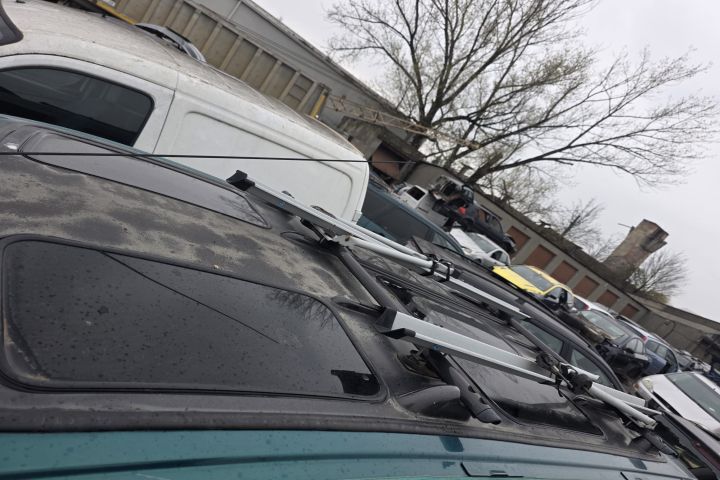 Injector motorina 044511076 Citroen Berlingo prima generatie (facelif