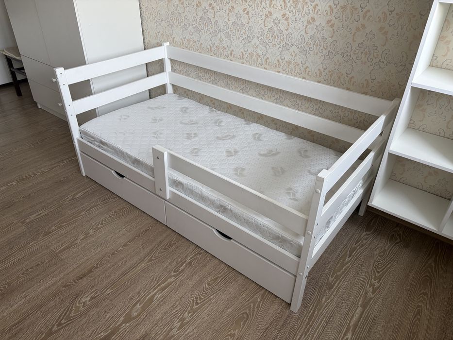 Продам детские кроватки