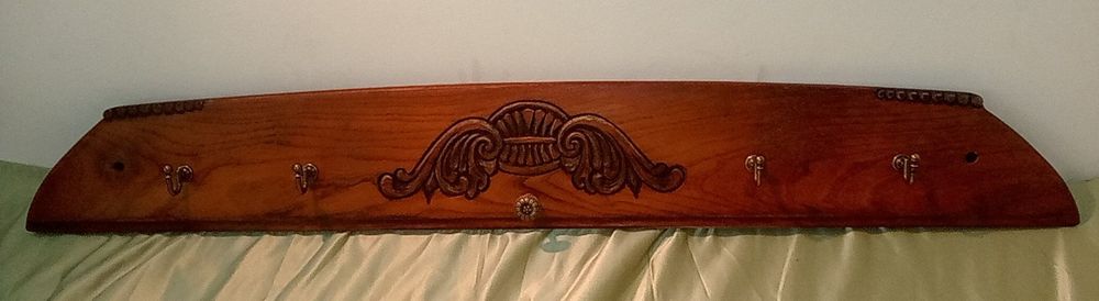 старинна  закачалка с автентична българска дърворезба