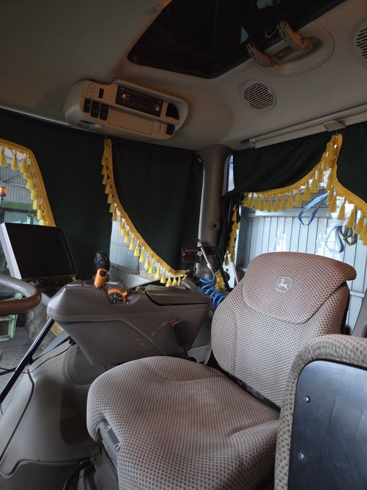 Vand tractor JD.6215 R