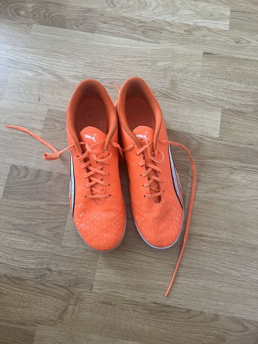 adidasi puma  crampoane mici