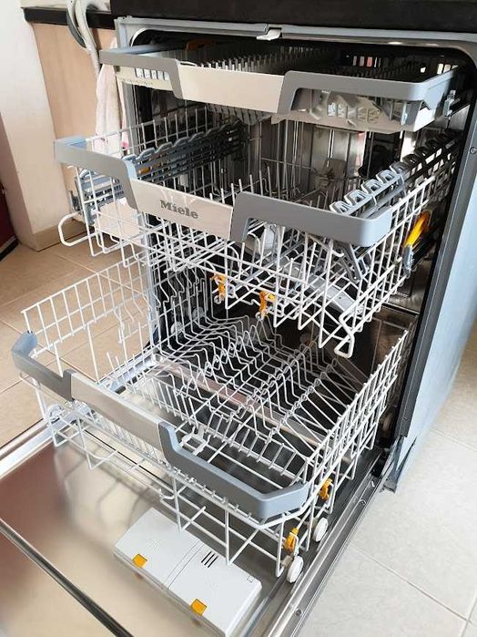 XXL Съдомиялна Miele - Auto Open - 14 Комплекта - Пълно Вграждане 60см